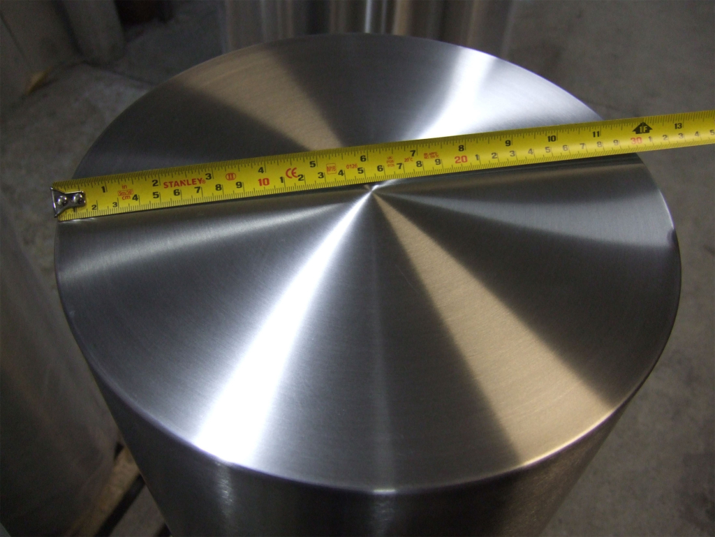 Radially satin polished bollard top